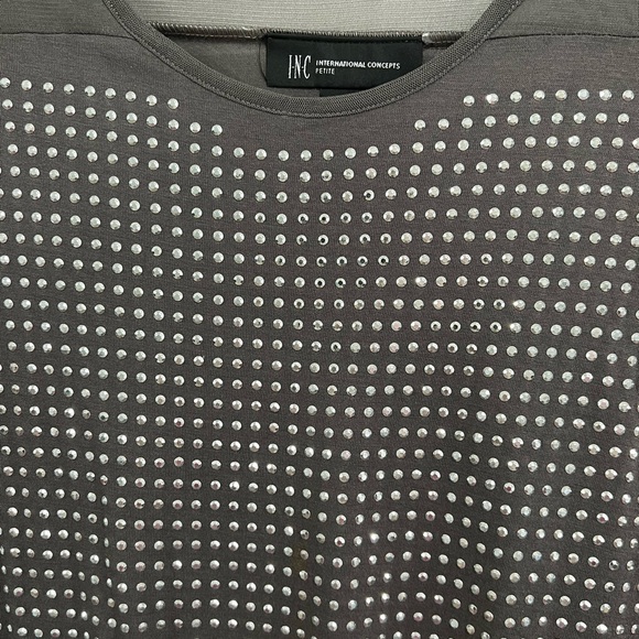 International Concepts shirt, top gray sz petite (maybe PM)with rhinestones EUC - Picture 4 of 12